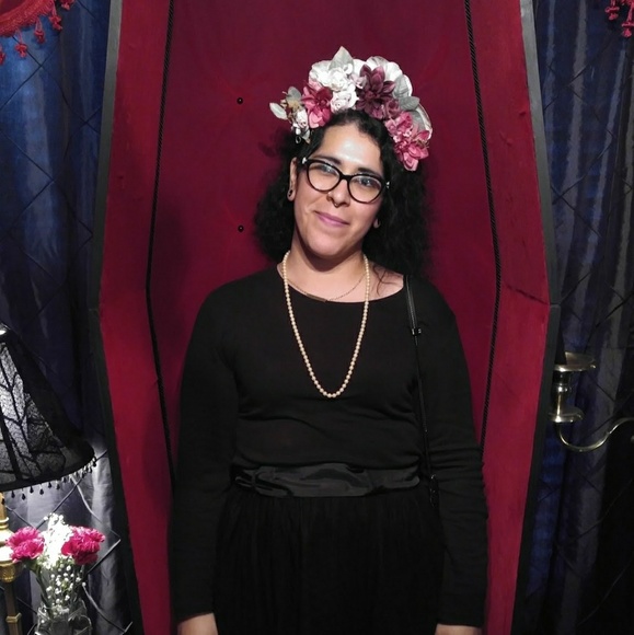 Meet your Posher, Celina - Picture 3 of 4